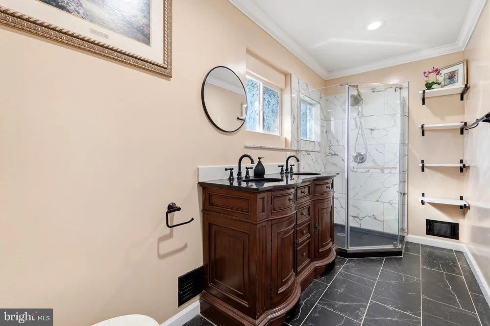 8701 LOCHAVEN DRIVE Gaithersburg, MD 20882
