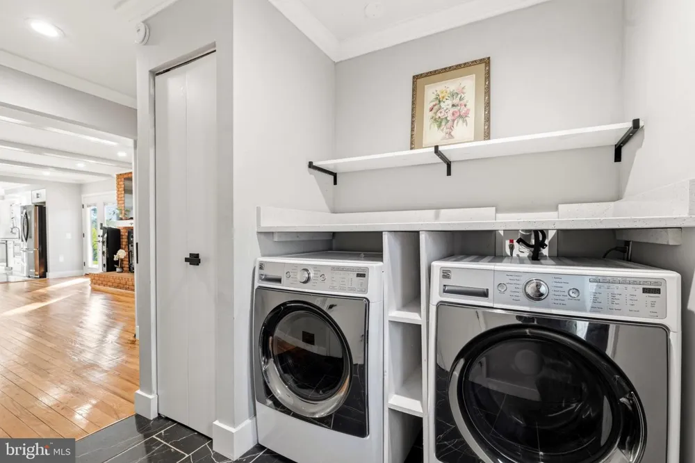 8701 LOCHAVEN DRIVE Gaithersburg, MD 20882