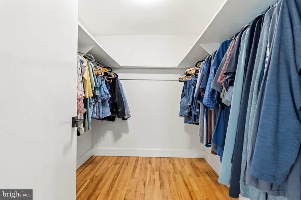 8701 LOCHAVEN DRIVE Gaithersburg, MD 20882