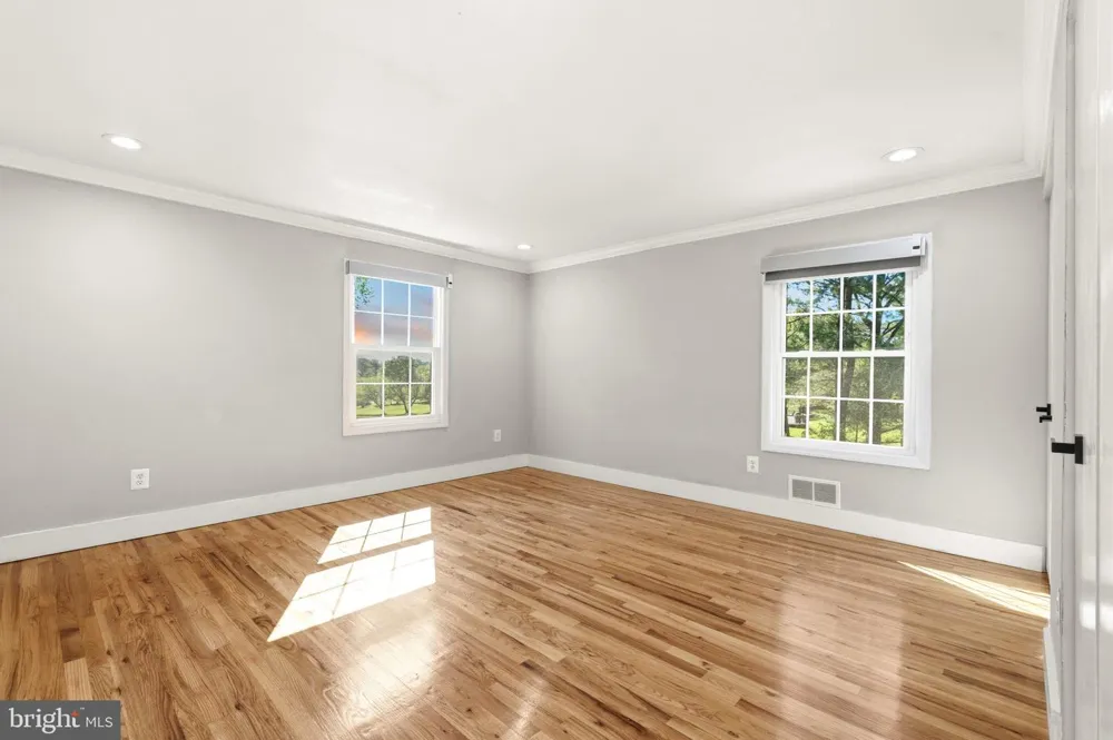 8701 LOCHAVEN DRIVE Gaithersburg, MD 20882