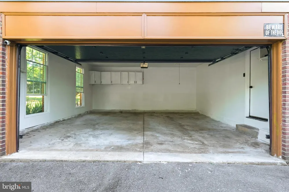 8701 LOCHAVEN DRIVE Gaithersburg, MD 20882
