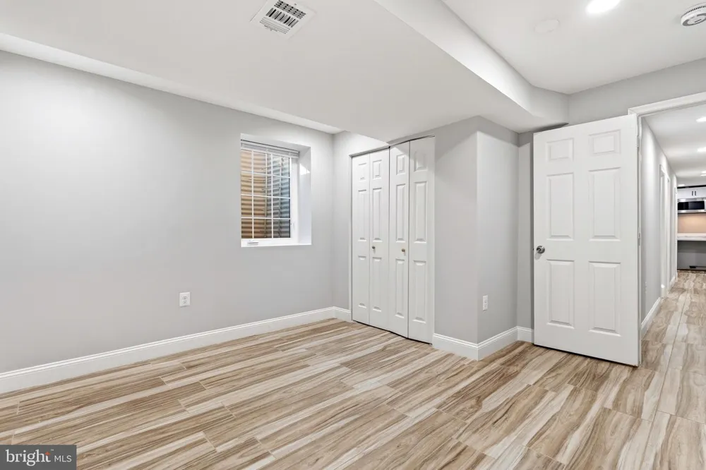 8701 LOCHAVEN DRIVE Gaithersburg, MD 20882