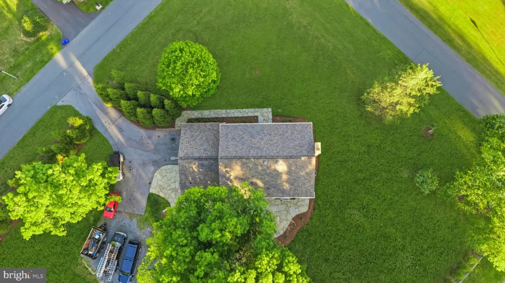 8701 LOCHAVEN DRIVE Gaithersburg, MD 20882