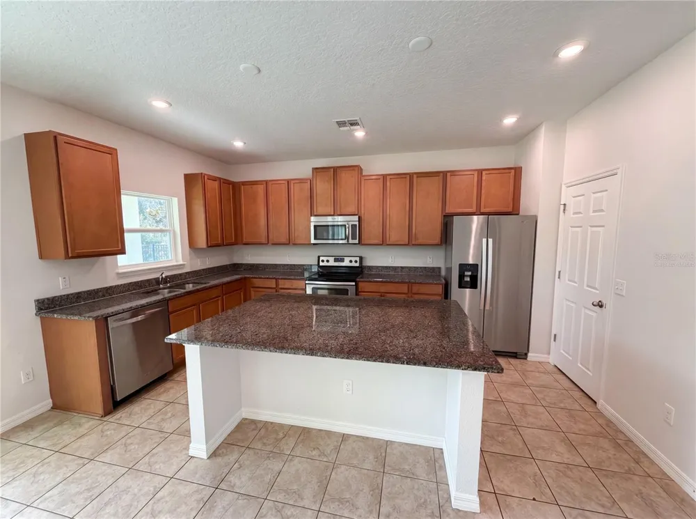 811 MAPLE LEAF LOOP Winter Springs, FL 32708