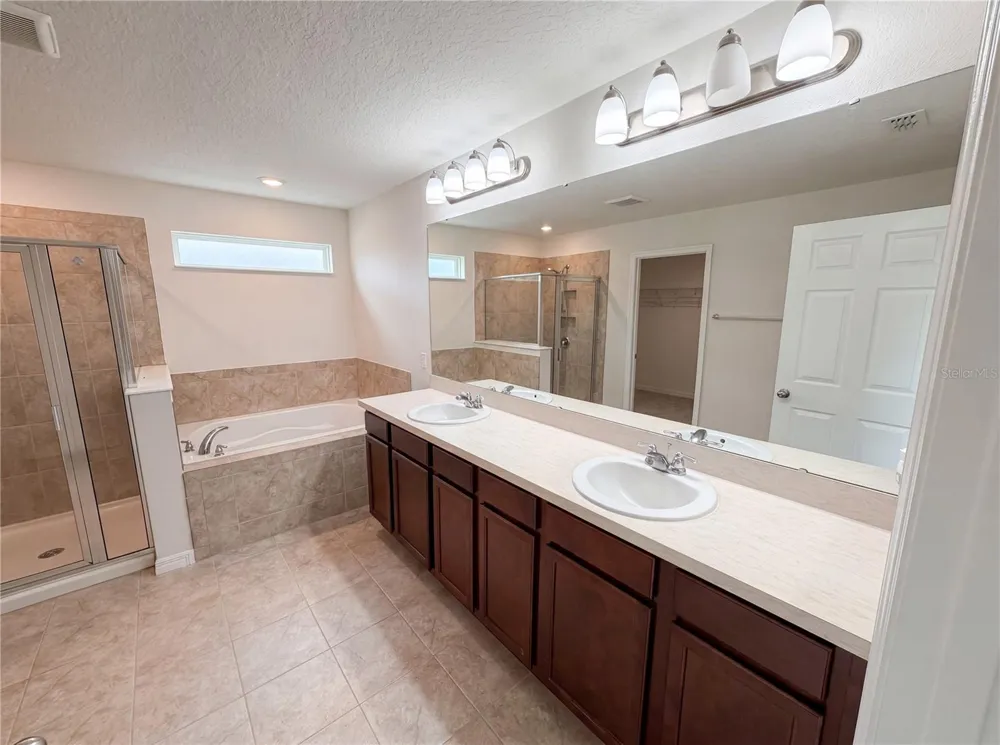 811 MAPLE LEAF LOOP Winter Springs, FL 32708