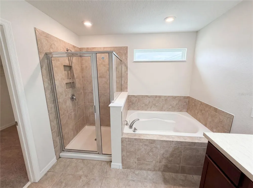 811 MAPLE LEAF LOOP Winter Springs, FL 32708