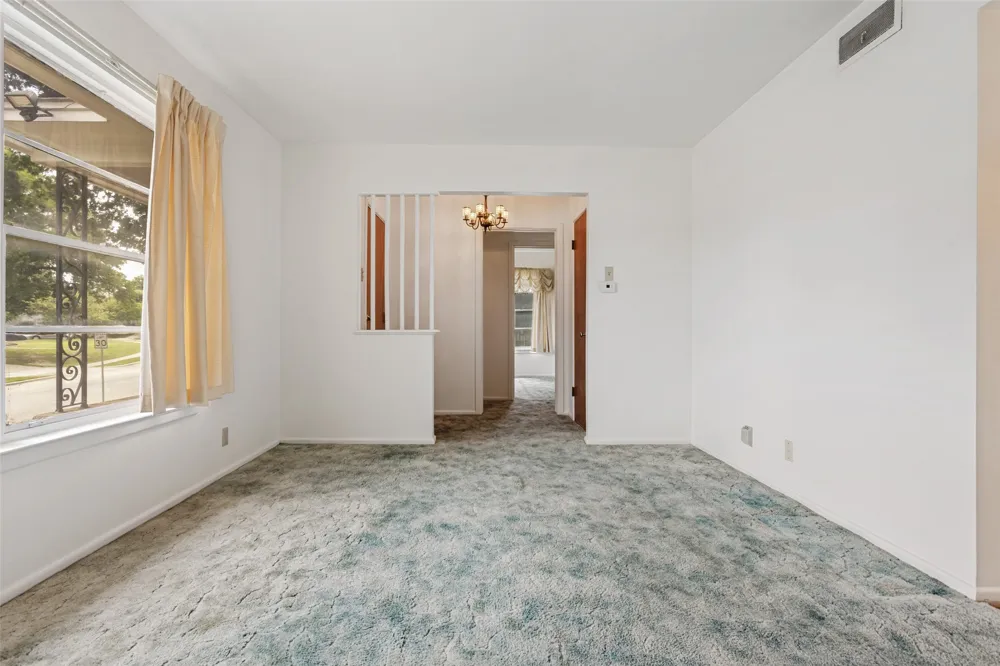 422 W Daugherty Drive Garland, TX 75041