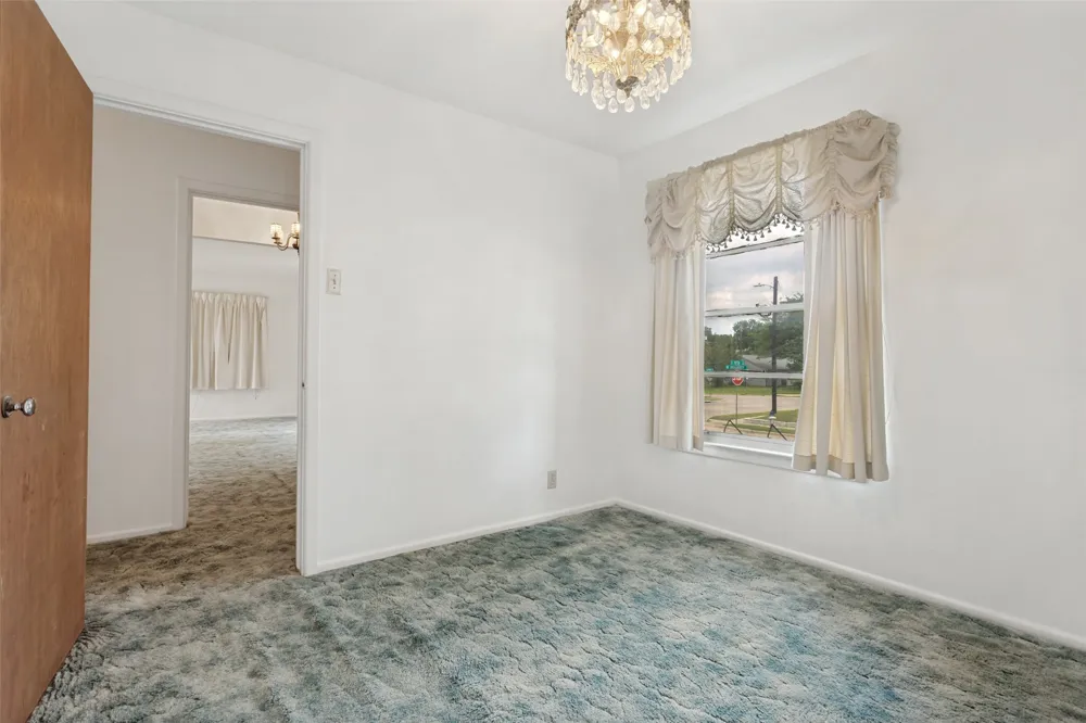 422 W Daugherty Drive Garland, TX 75041