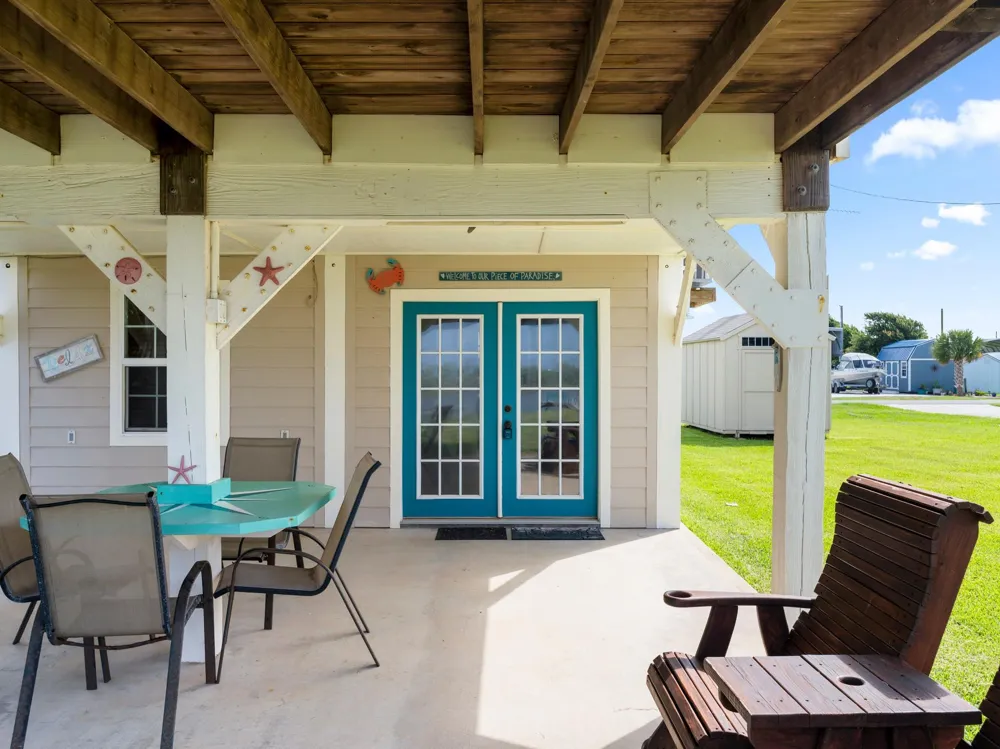 124 Seagull Sargent, TX 77414