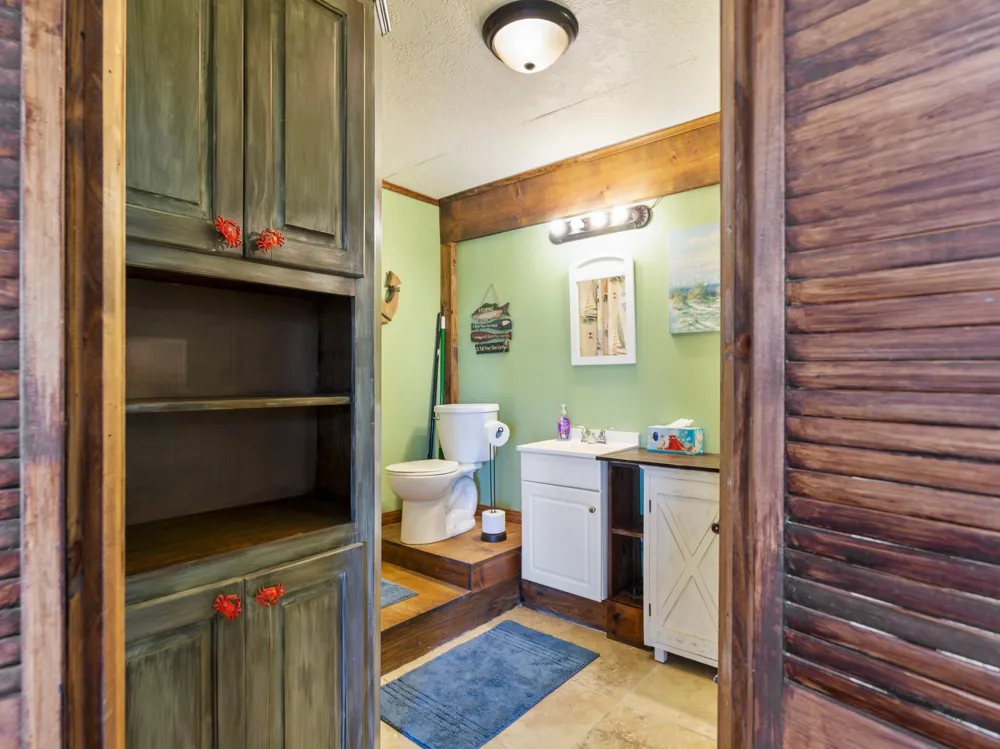 124 Seagull Sargent, TX 77414