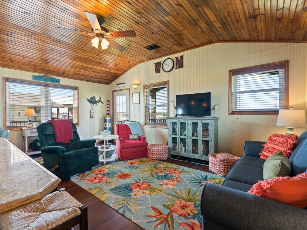 124 Seagull Sargent, TX 77414