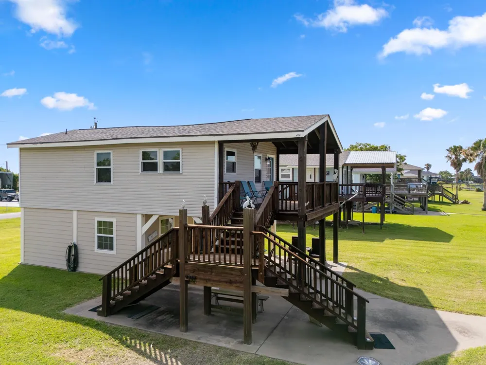 124 Seagull Sargent, TX 77414