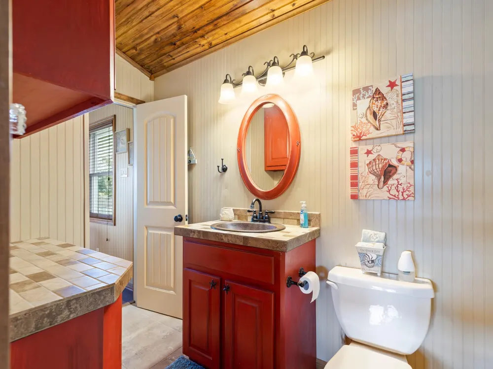 124 Seagull Sargent, TX 77414