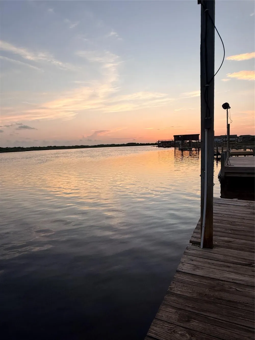 124 Seagull Sargent, TX 77414