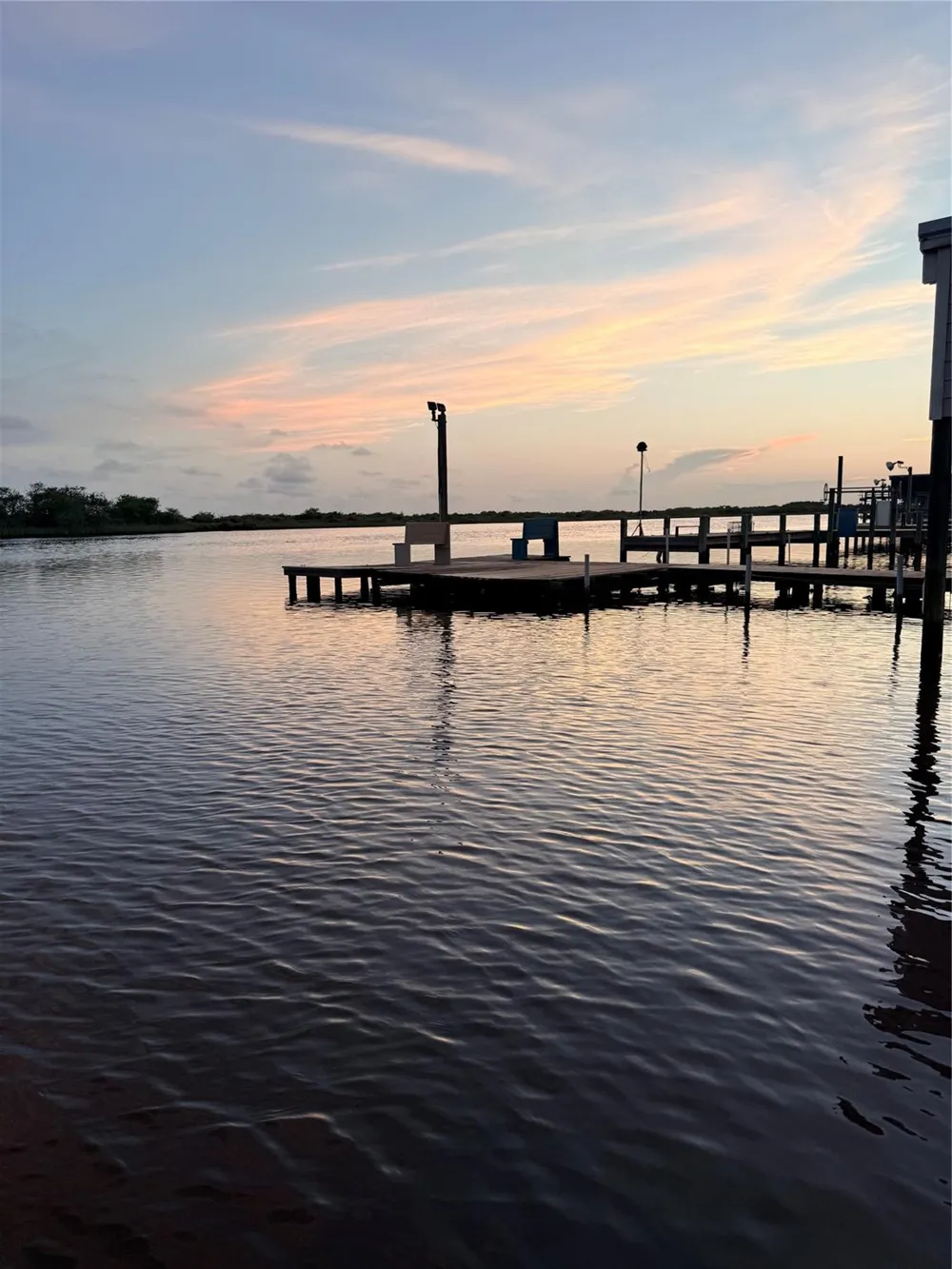 124 Seagull Sargent, TX 77414