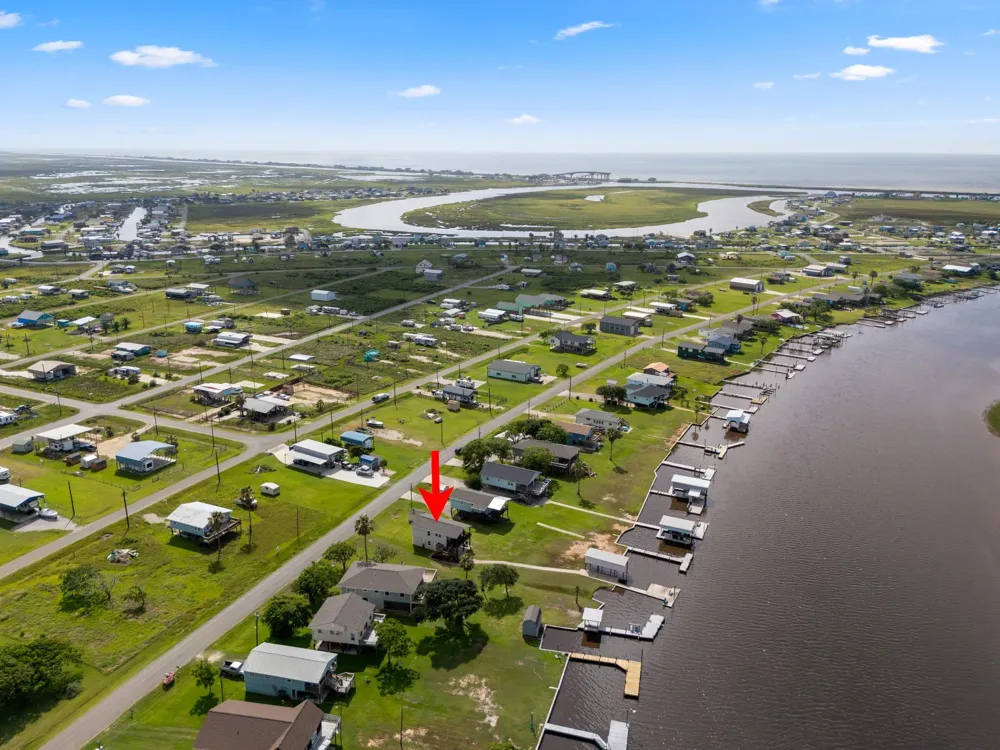 124 Seagull Sargent, TX 77414