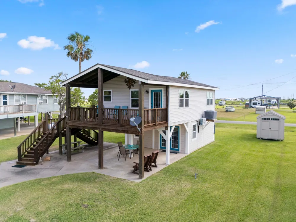 124 Seagull Sargent, TX 77414