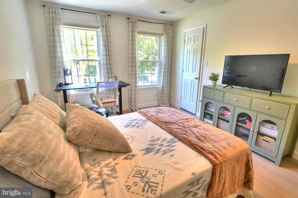 2220 SPRINGWOOD DRIVE #C Reston, VA 20191