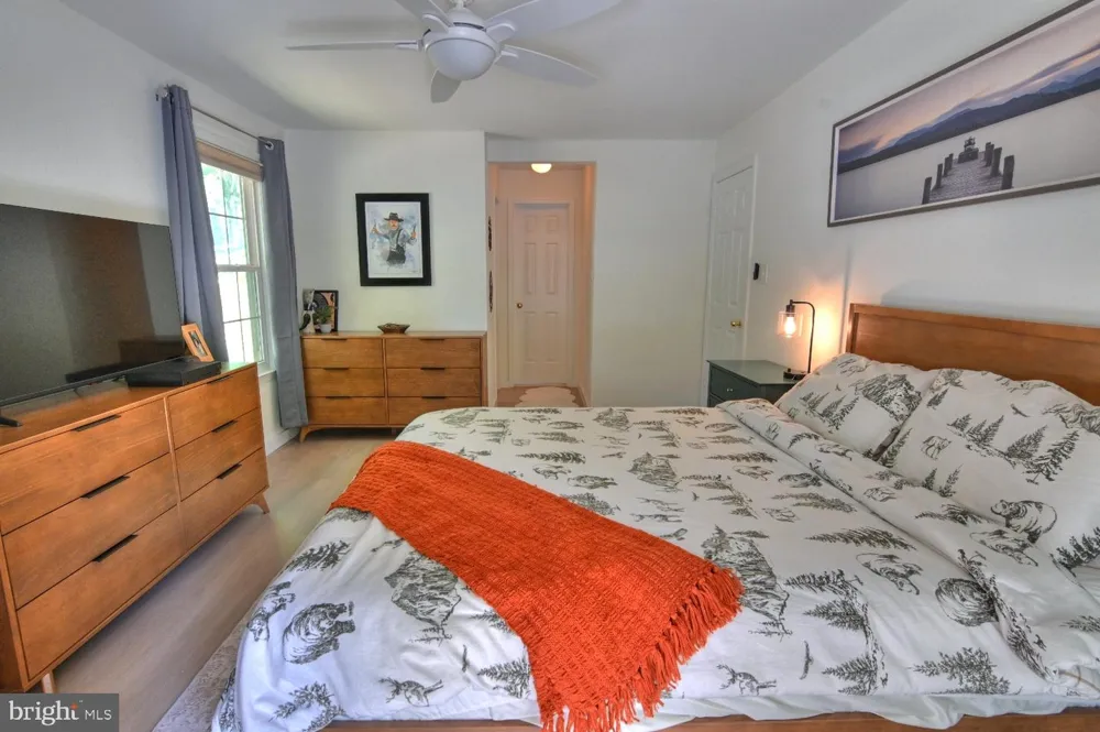 2220 SPRINGWOOD DRIVE #C Reston, VA 20191