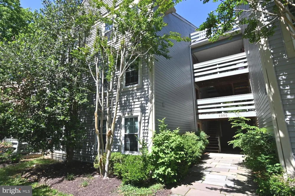 2220 SPRINGWOOD DRIVE #C Reston, VA 20191