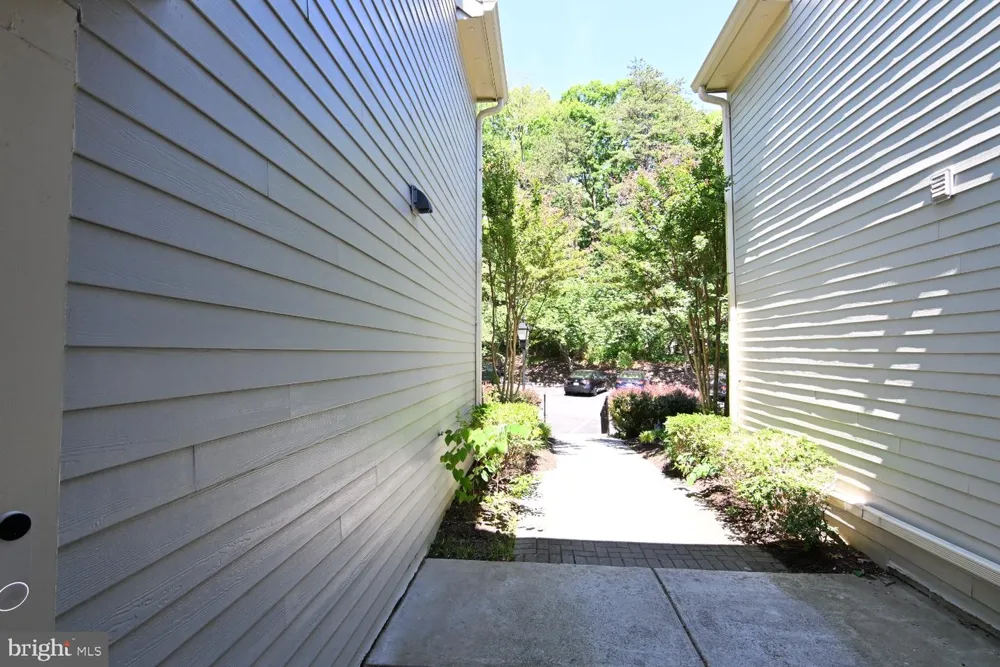 2220 SPRINGWOOD DRIVE #C Reston, VA 20191
