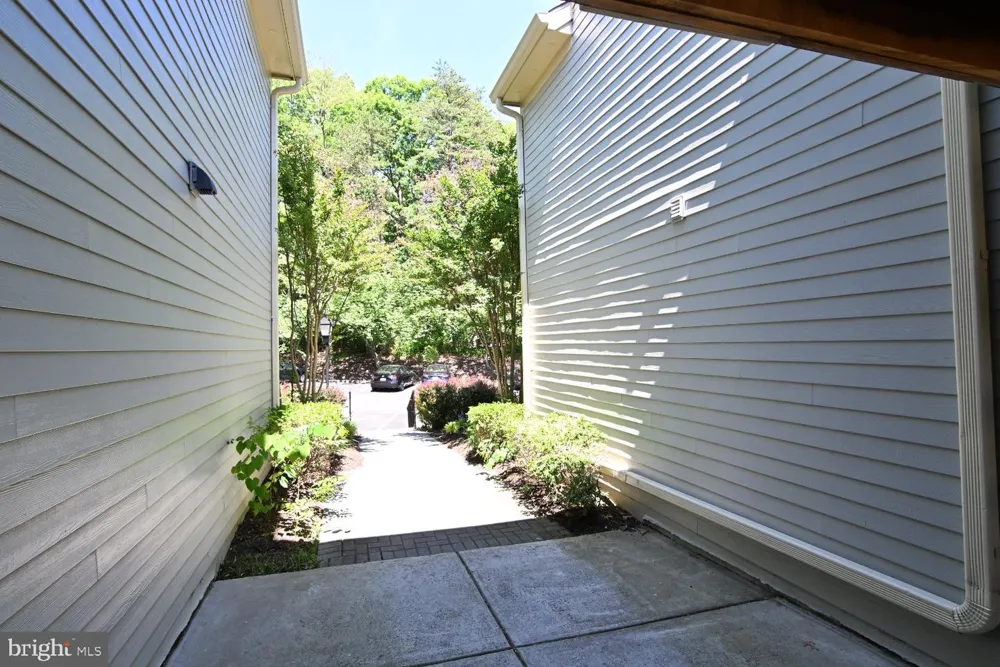 2220 SPRINGWOOD DRIVE #C Reston, VA 20191