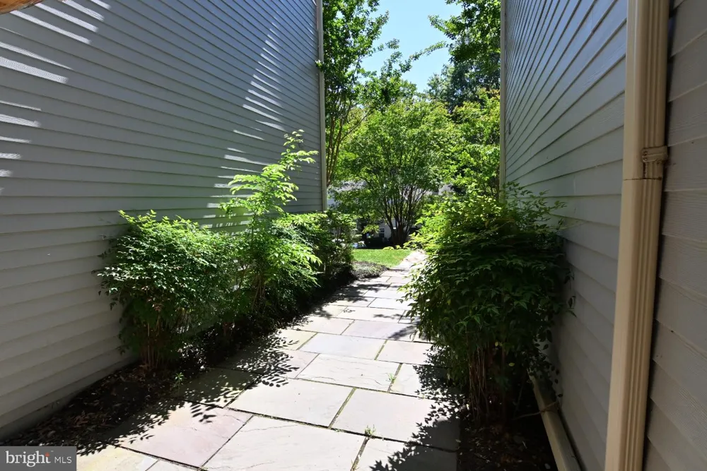 2220 SPRINGWOOD DRIVE #C Reston, VA 20191