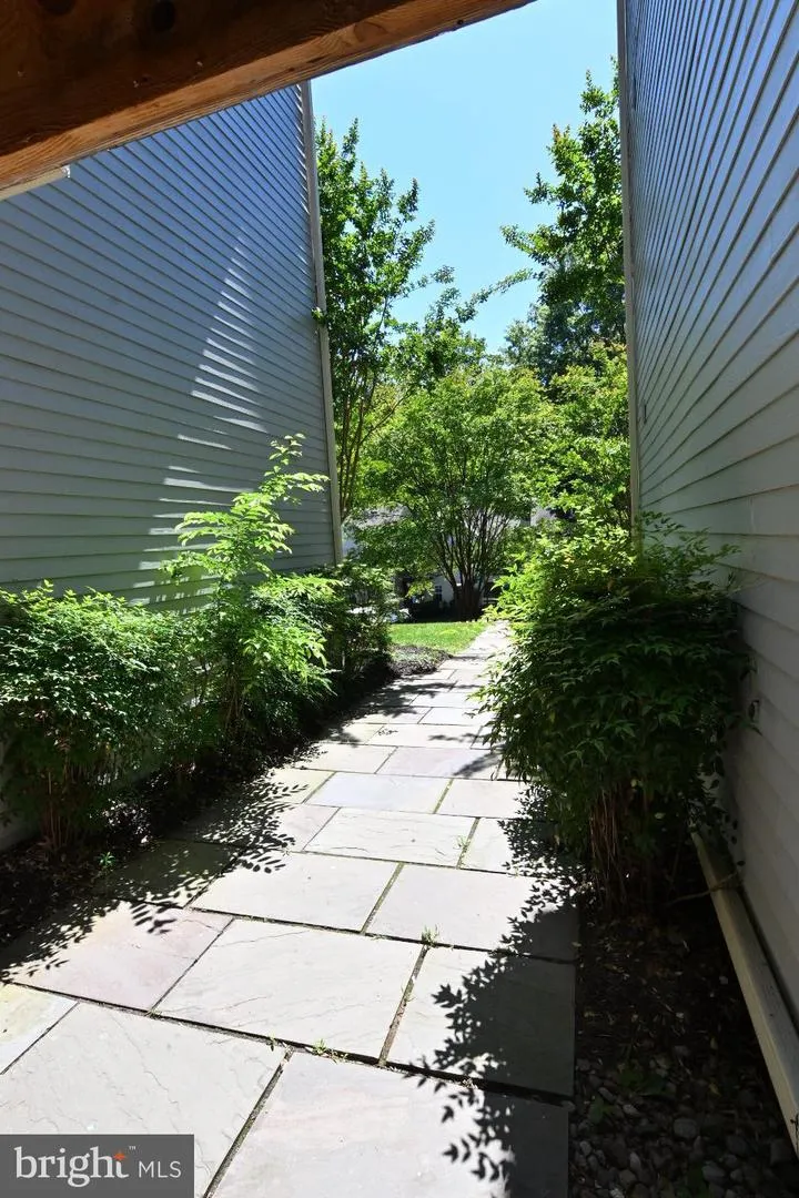 2220 SPRINGWOOD DRIVE #C Reston, VA 20191