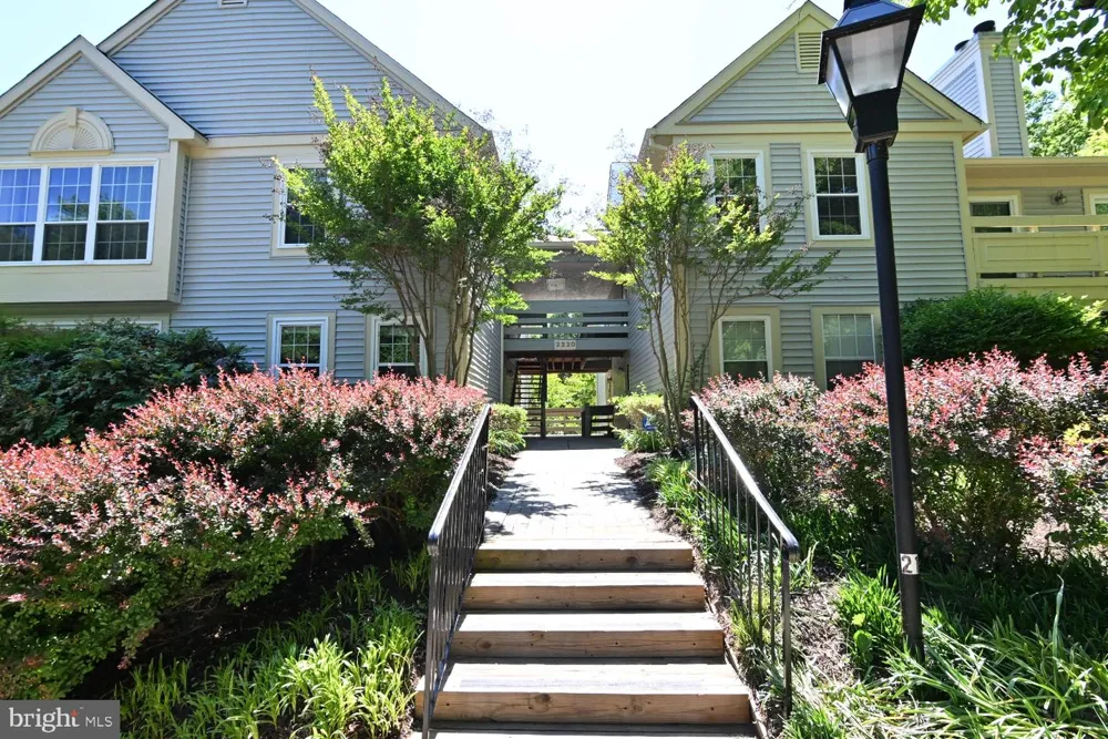 2220 SPRINGWOOD DRIVE #C Reston, VA 20191