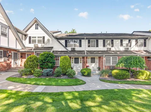 187 Doxbury Lane