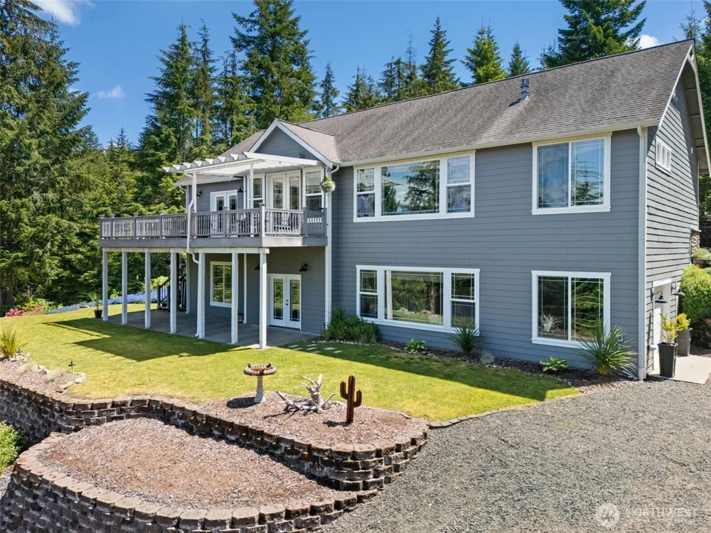 341 W Reeves Hill Drive Shelton, WA 98584