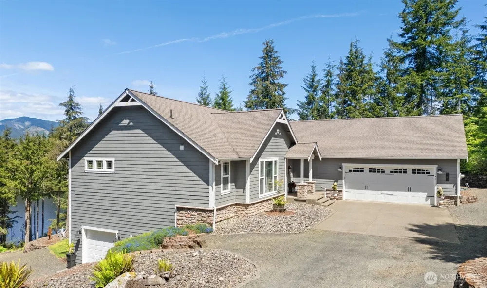 341 W Reeves Hill Drive Shelton, WA 98584