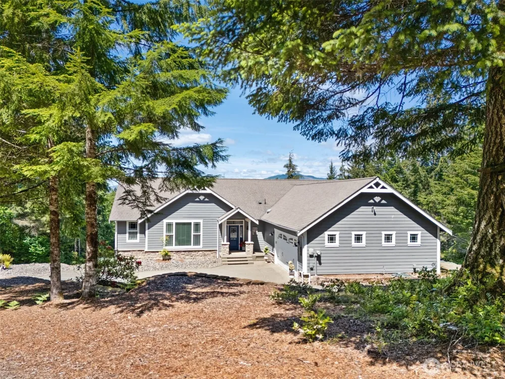 341 W Reeves Hill Drive Shelton, WA 98584
