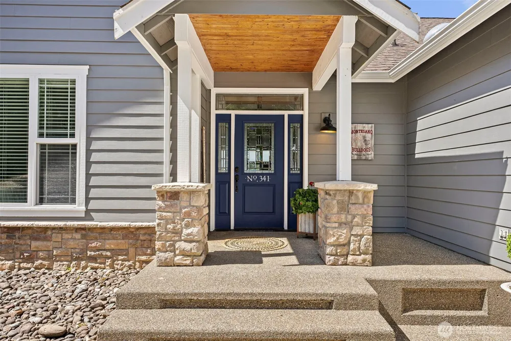 341 W Reeves Hill Drive Shelton, WA 98584