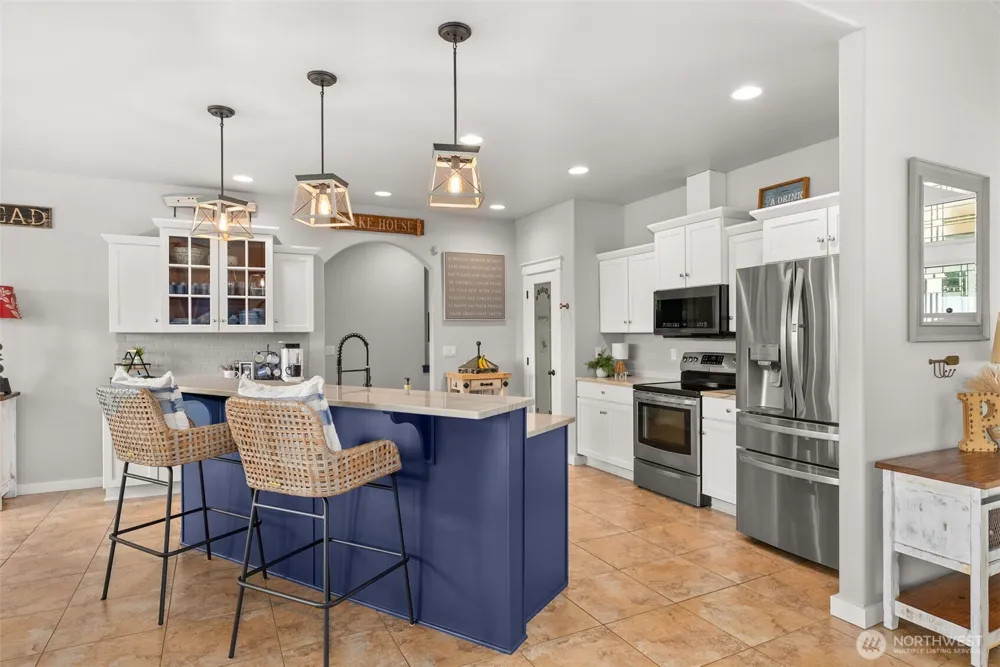 341 W Reeves Hill Drive Shelton, WA 98584
