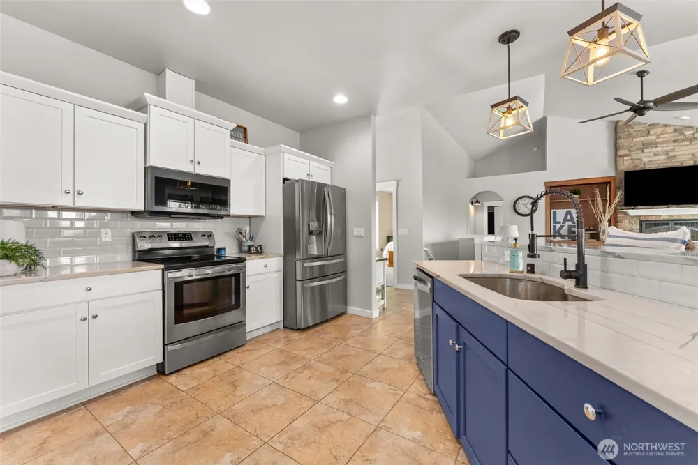 341 W Reeves Hill Drive Shelton, WA 98584
