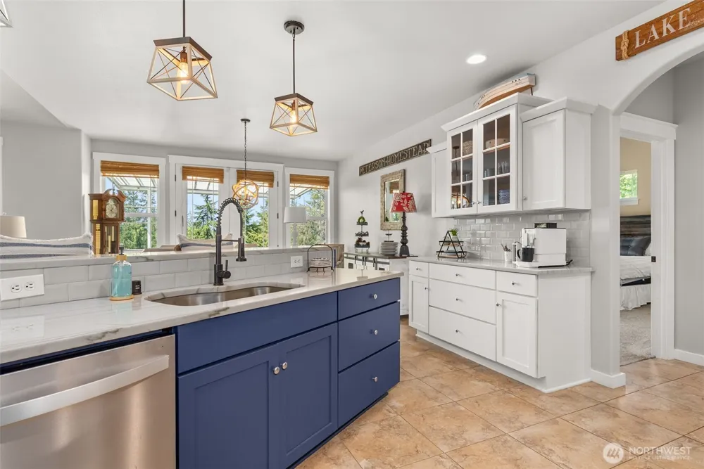 341 W Reeves Hill Drive Shelton, WA 98584