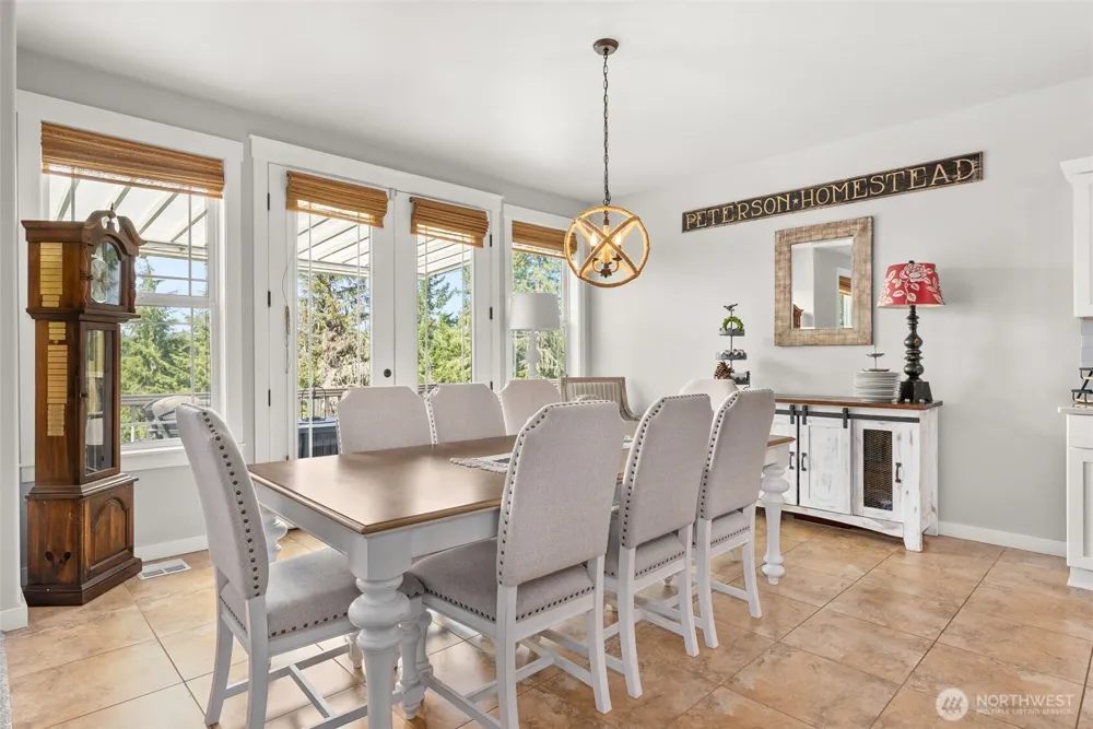 341 W Reeves Hill Drive Shelton, WA 98584