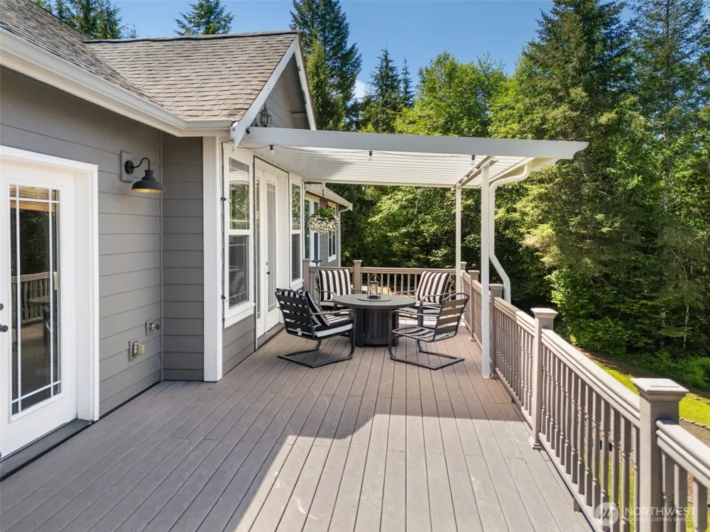 341 W Reeves Hill Drive Shelton, WA 98584