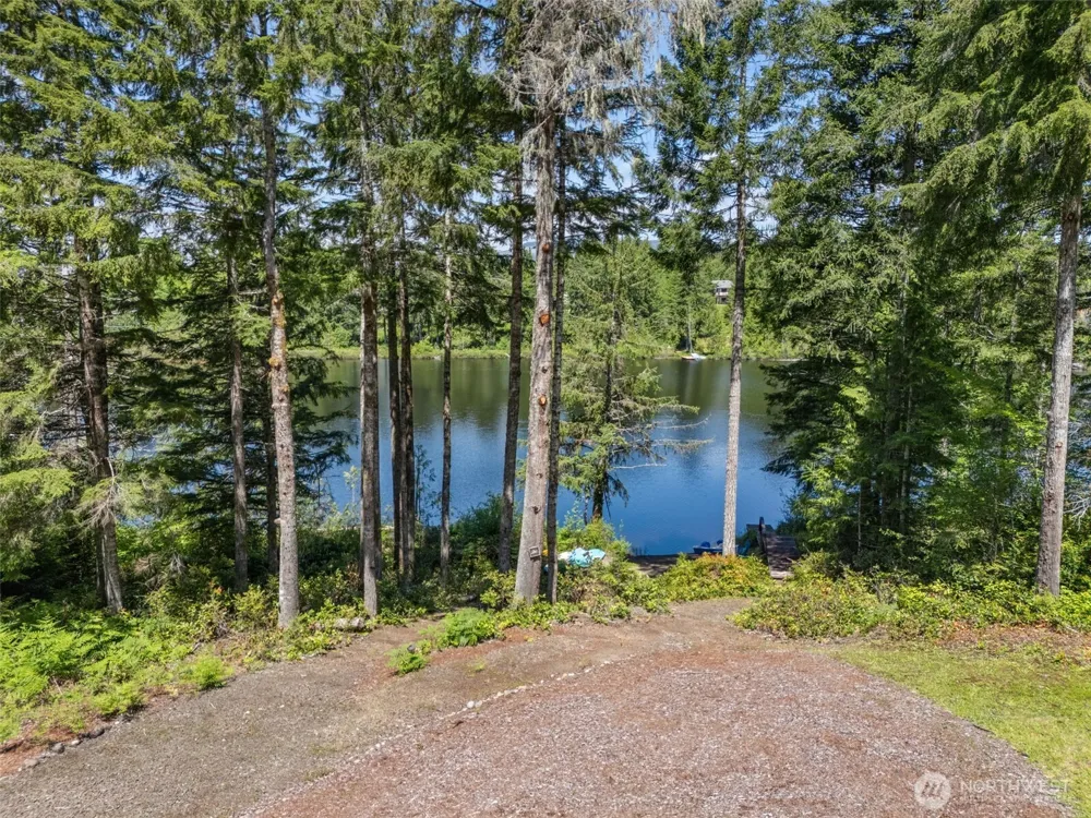 341 W Reeves Hill Drive Shelton, WA 98584