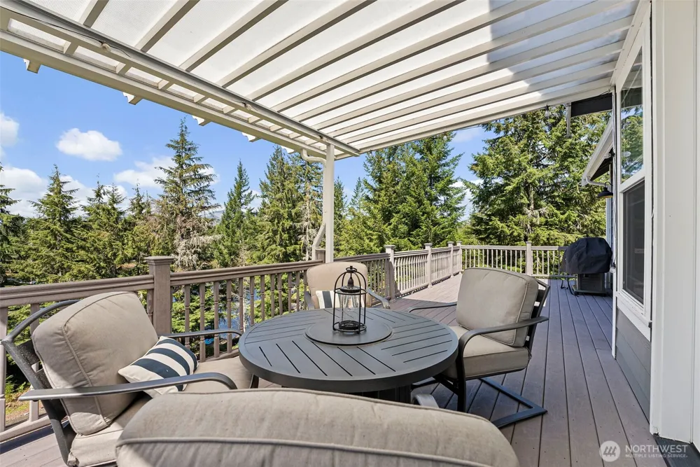 341 W Reeves Hill Drive Shelton, WA 98584