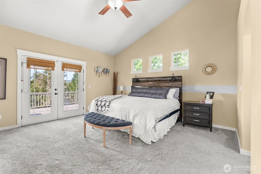 341 W Reeves Hill Drive Shelton, WA 98584