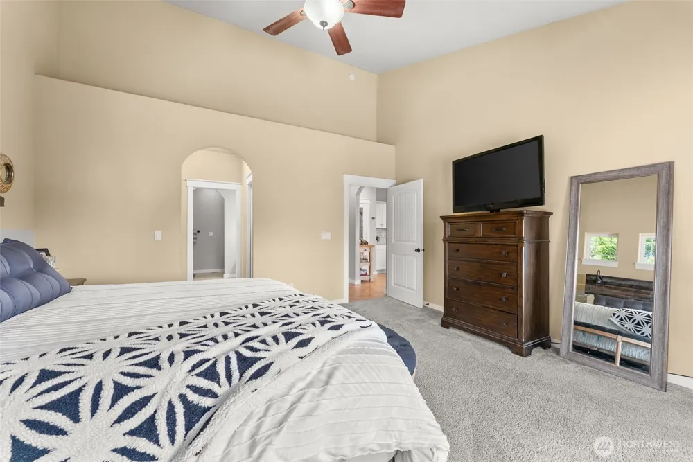 341 W Reeves Hill Drive Shelton, WA 98584