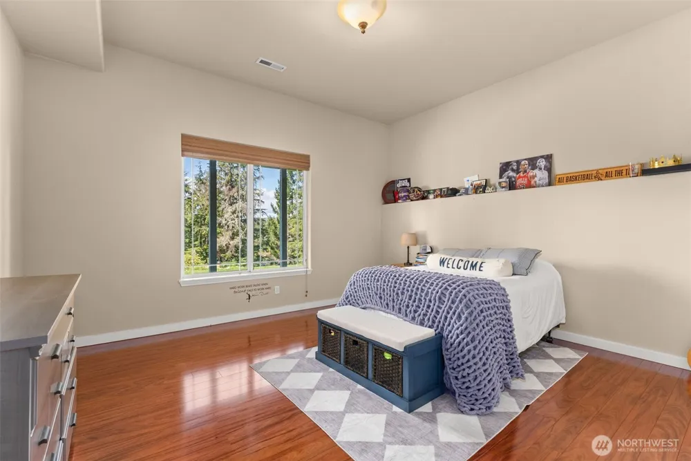 341 W Reeves Hill Drive Shelton, WA 98584