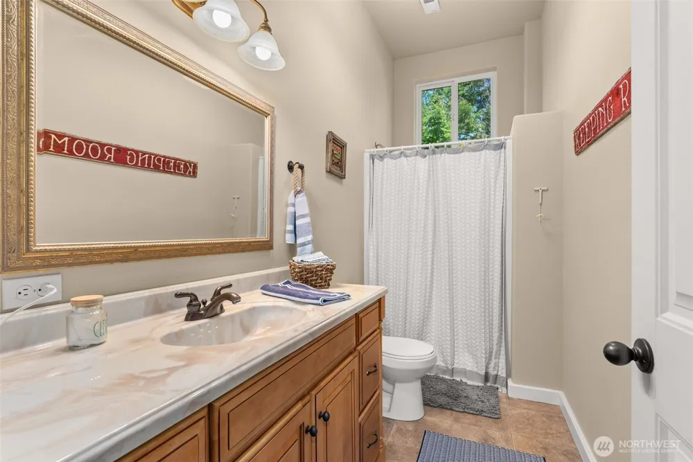 341 W Reeves Hill Drive Shelton, WA 98584