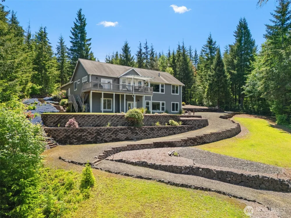 341 W Reeves Hill Drive Shelton, WA 98584