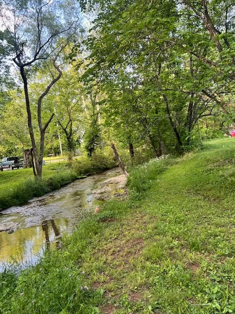 698 Clearview Rd Cottontown, TN 37048