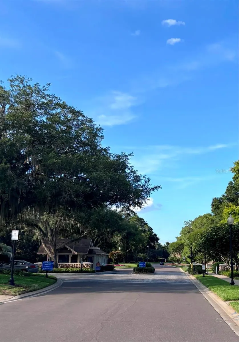 5121 FAIRWAY ONE DRIVE Valrico, FL 33596