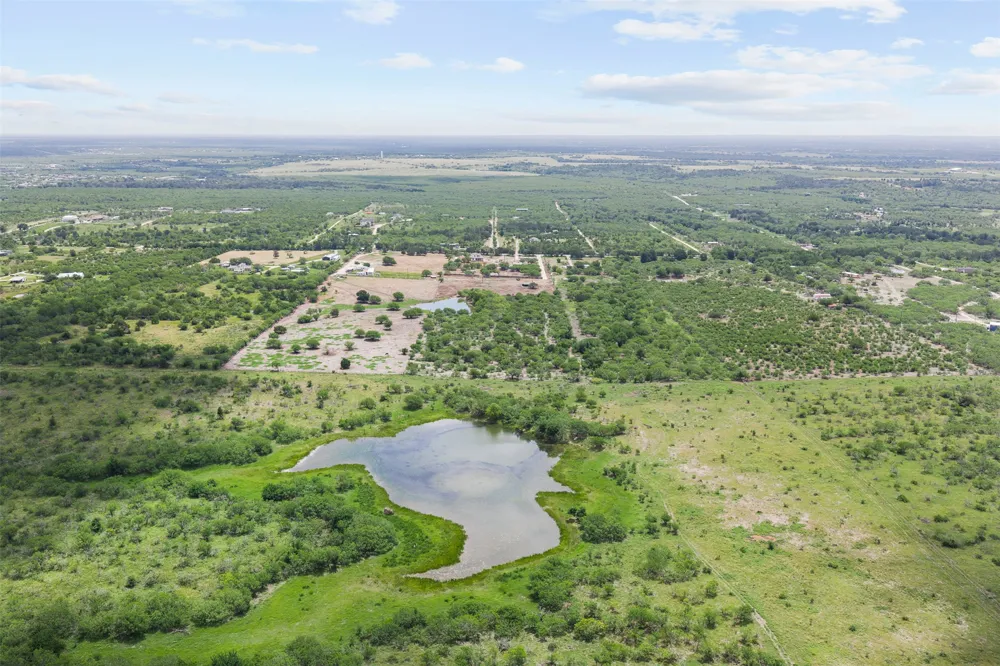 3315 Dry Creek Road Lockhart, TX 78644