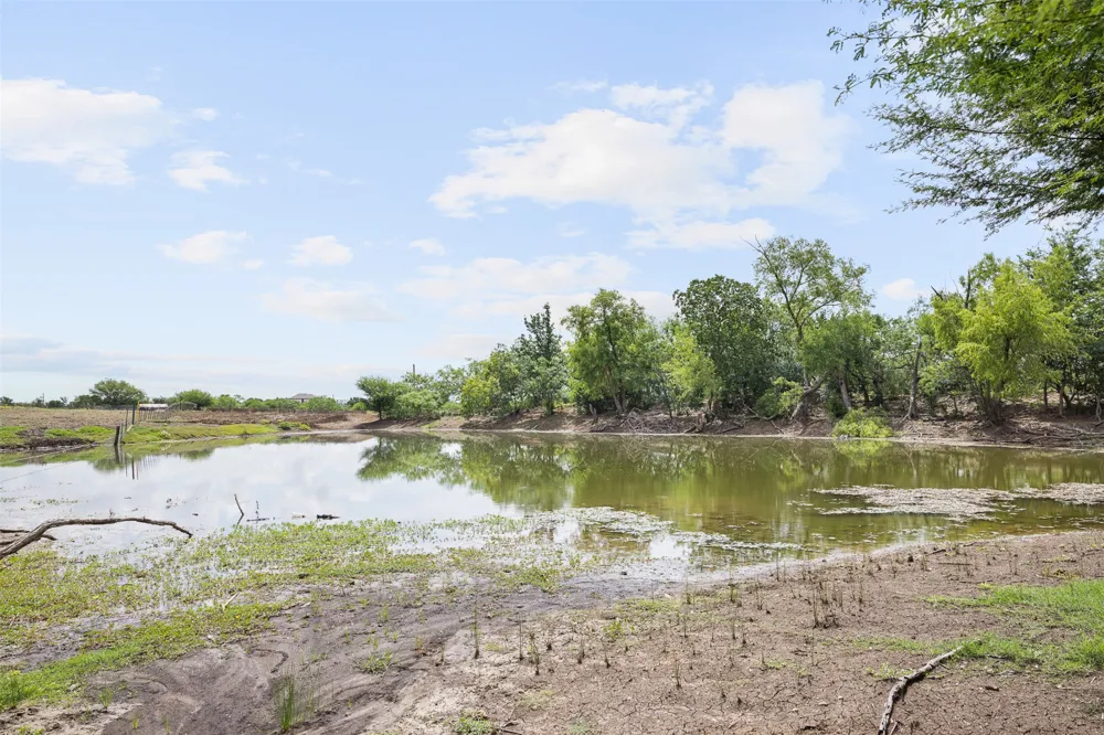 3315 Dry Creek Road Lockhart, TX 78644